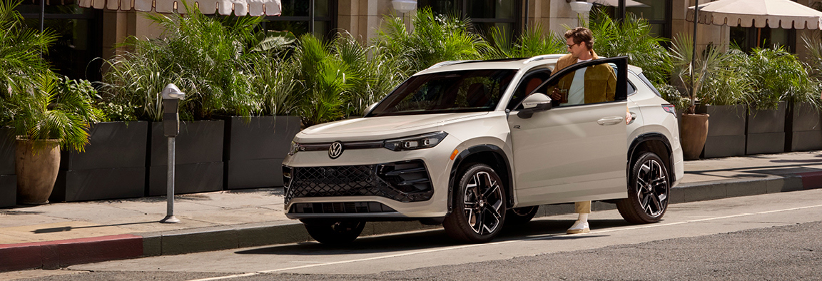 2025 VW Tiguan vs Toyota RAV4 in Greenville, SC