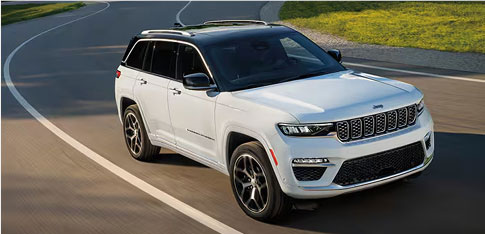 a Jeep Grand Cherokee going on the highway